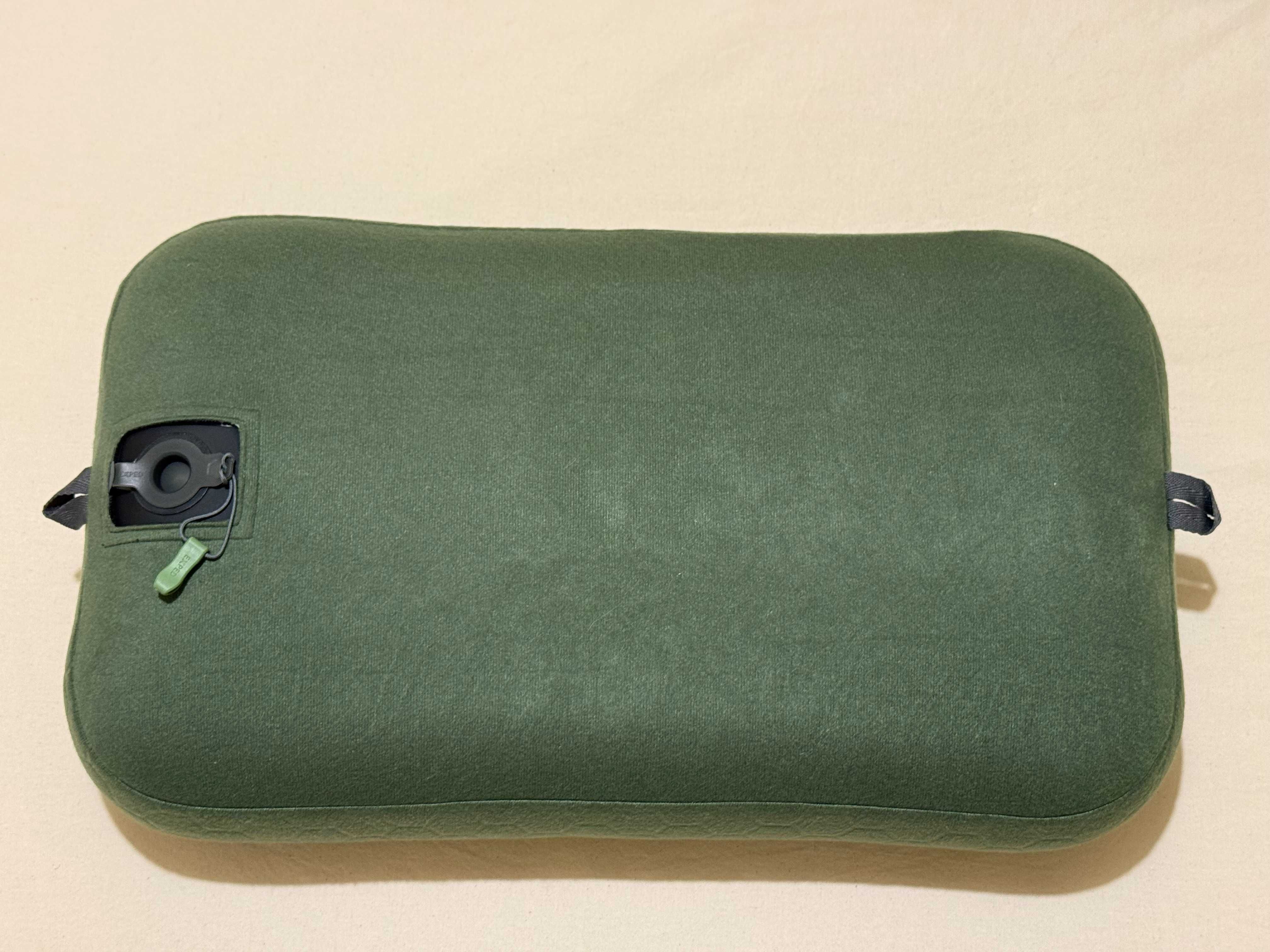 Продавам нова къмпинг / трекинг възглавница Exped Mega Pillow