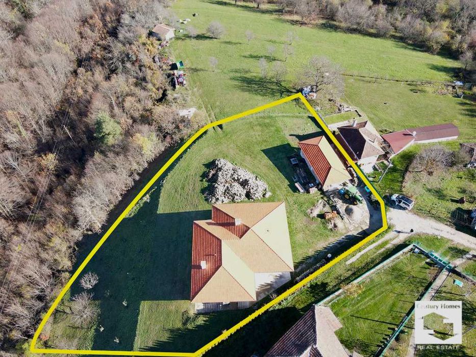 125186 Новопостроена къща с панорамна гледка в с. Средни колиби