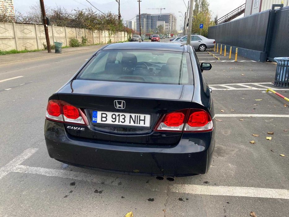 Honda Civic 1.8 vtec anul 2010
