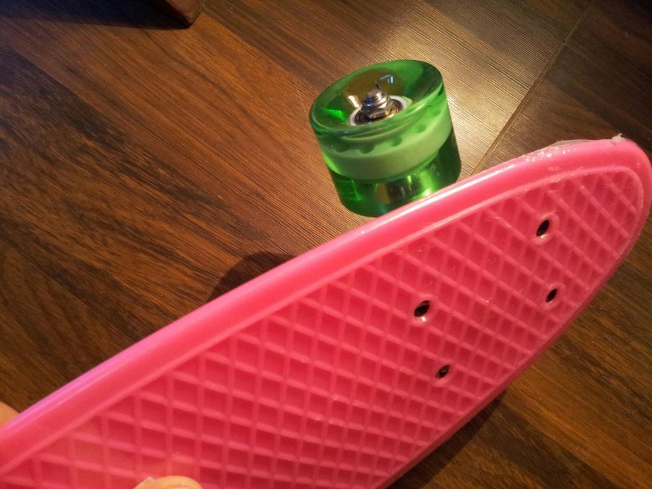 Pennyboard 55 cm ABEC7 roti silicon. Nou, in tipla!