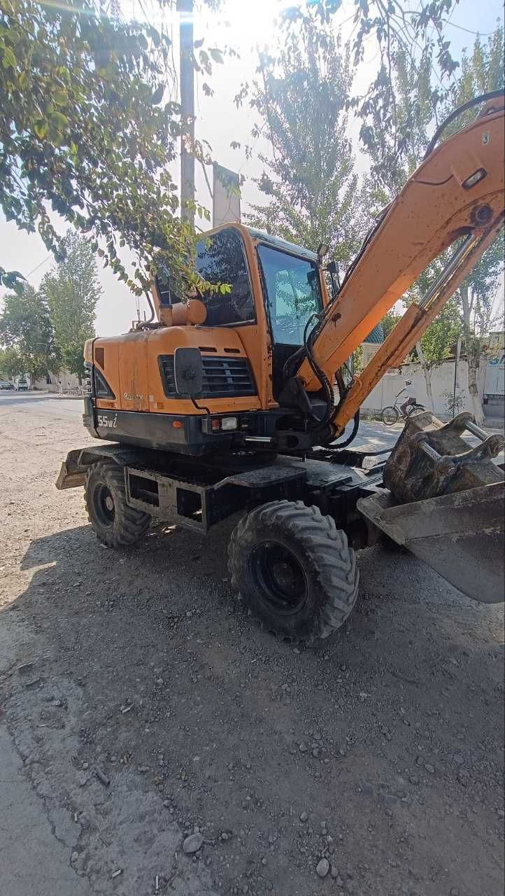 Мини эксковатор HYUNDAI 55 сотилади