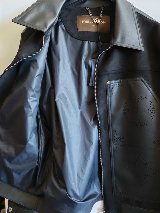 geaca Louis Vuitton, cu eticheta