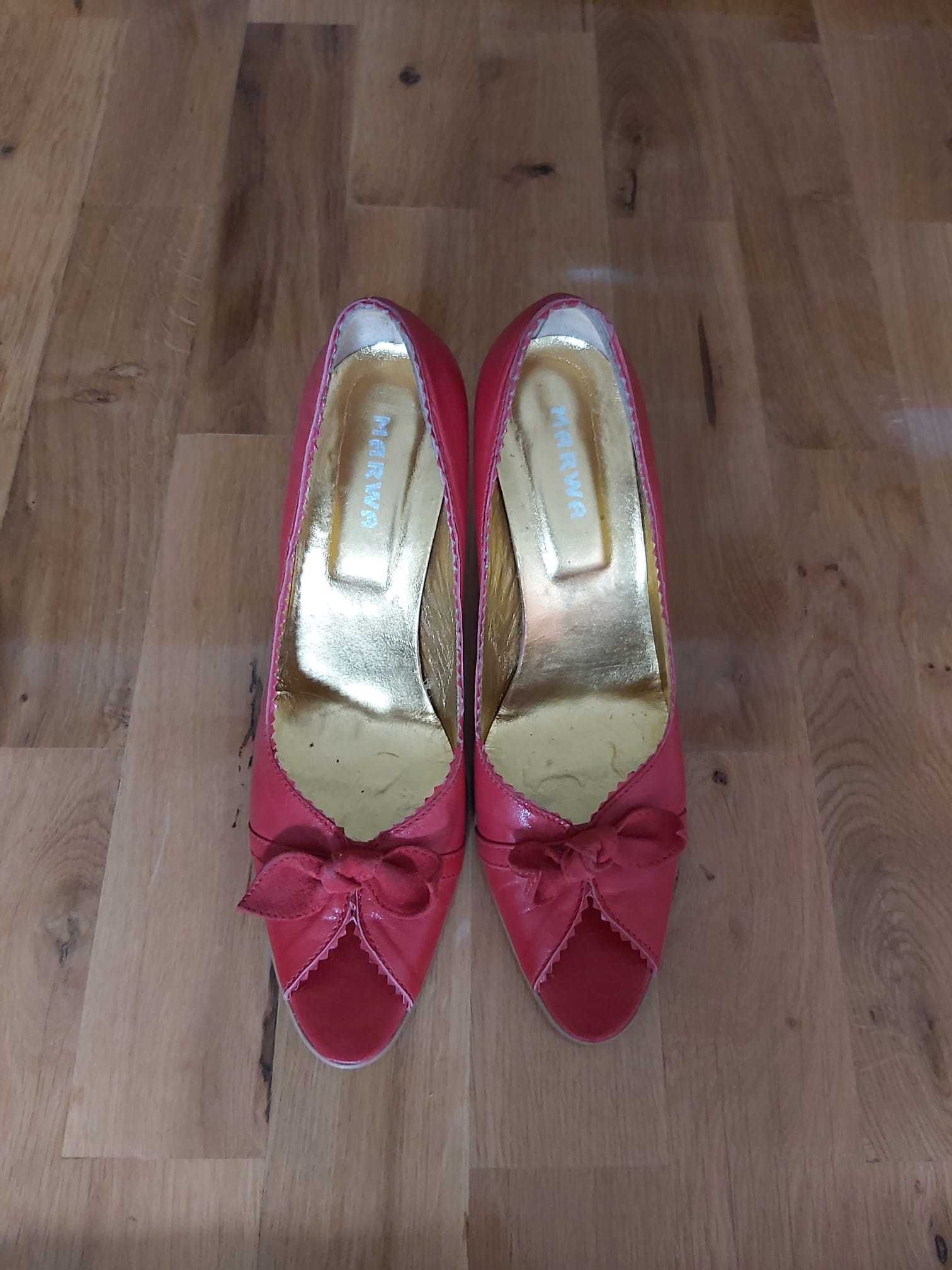 Pantofi Rosii de Dama
