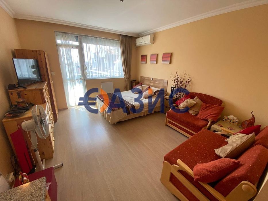 Продава се Едностаен апартамент в Несебър - 33 кв.м за 1485 €/кв.м - Снимка #1