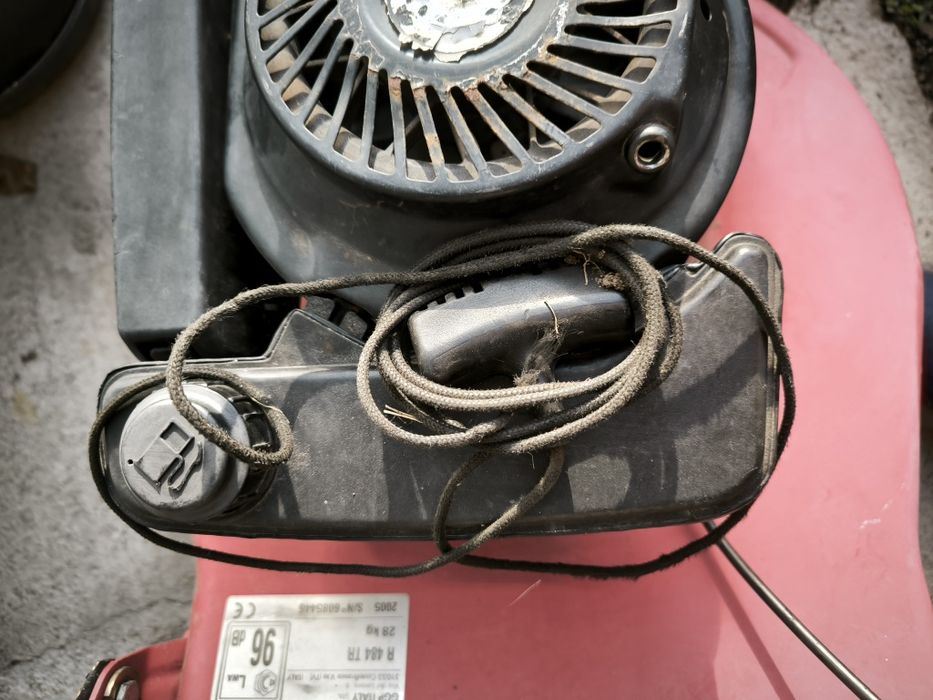 Mașina de tuns iarba Raser