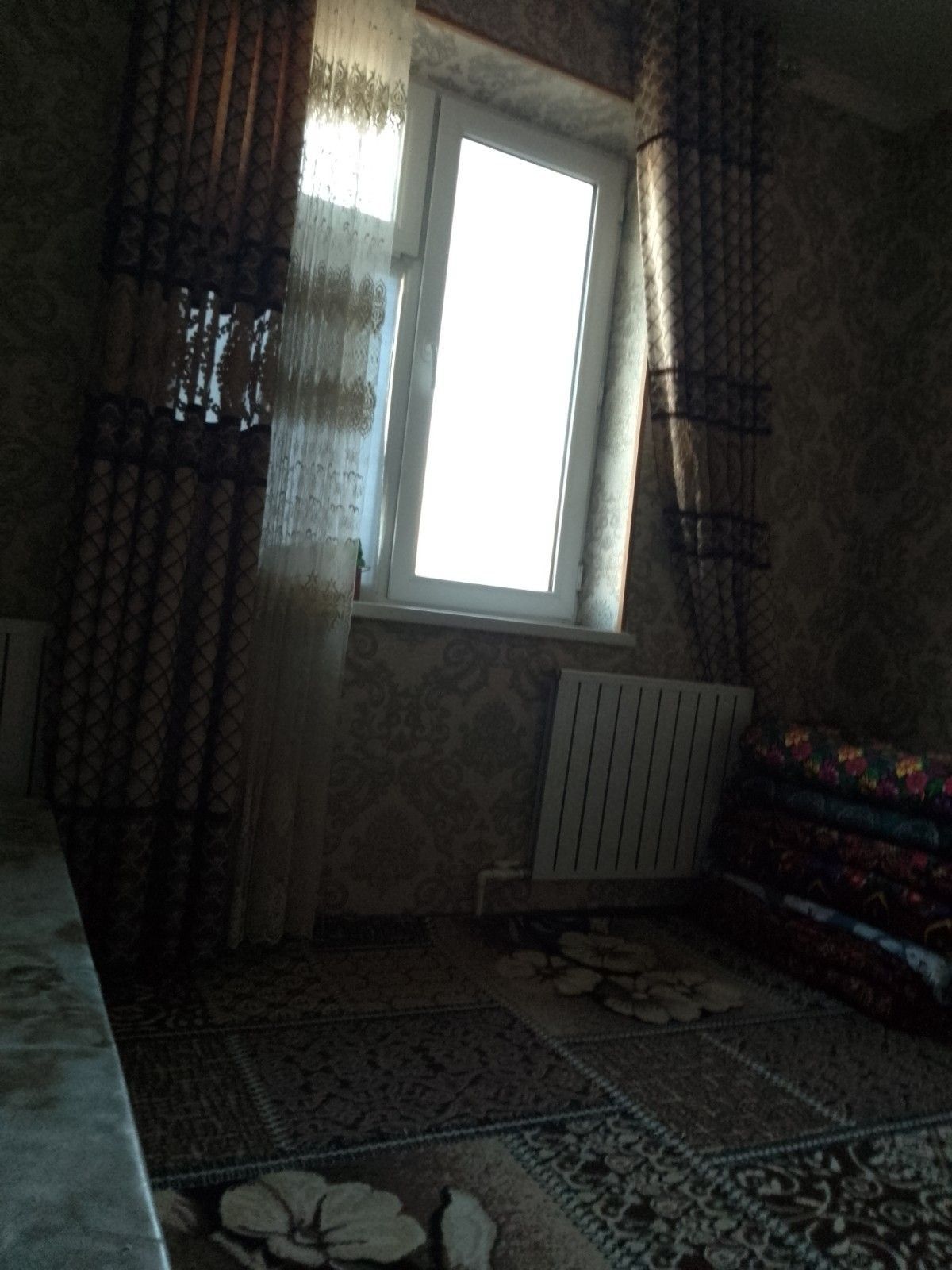 Karmana tumani talqoq mahallasi mustaqillik kuchasida 2 xonalik