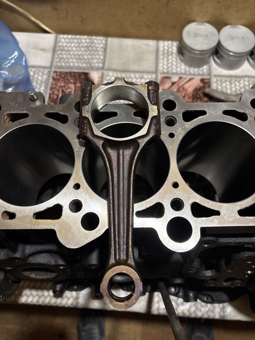 Шатун с двигателя