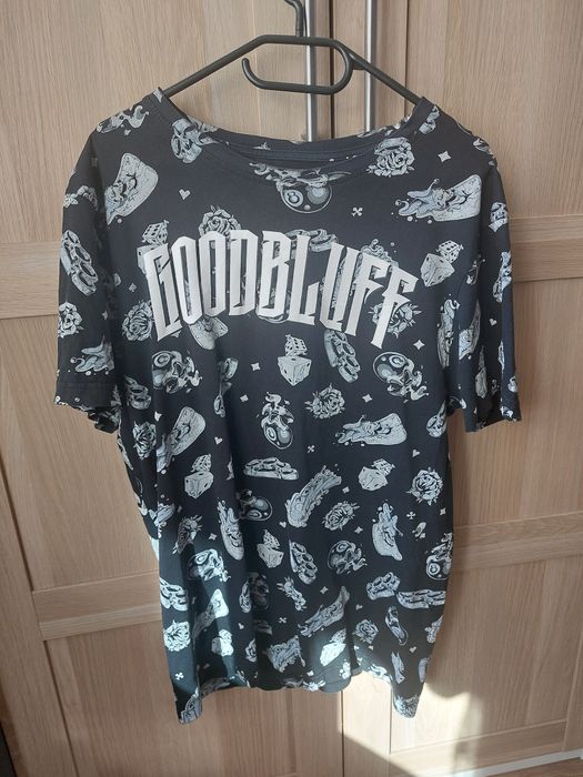 Тениски, размер L (ufc, cropp, V-neck)