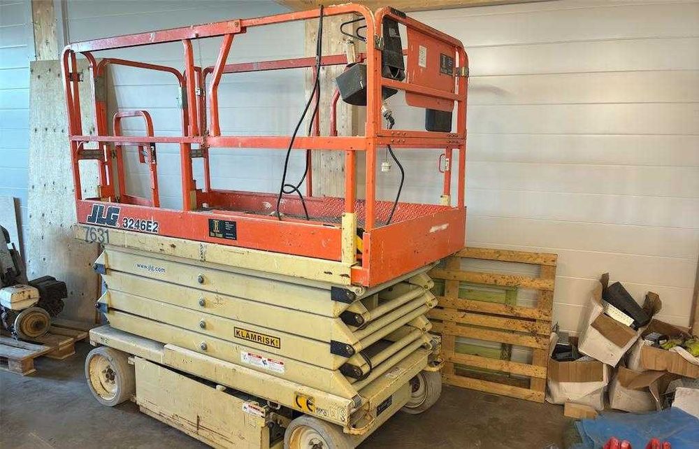 Ножична платформа JGL 3246E2 Работна височина 12м.