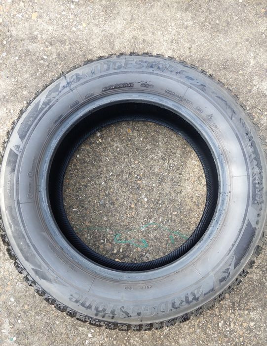Anvelope de iarnă Bridgestone 215/65 R17