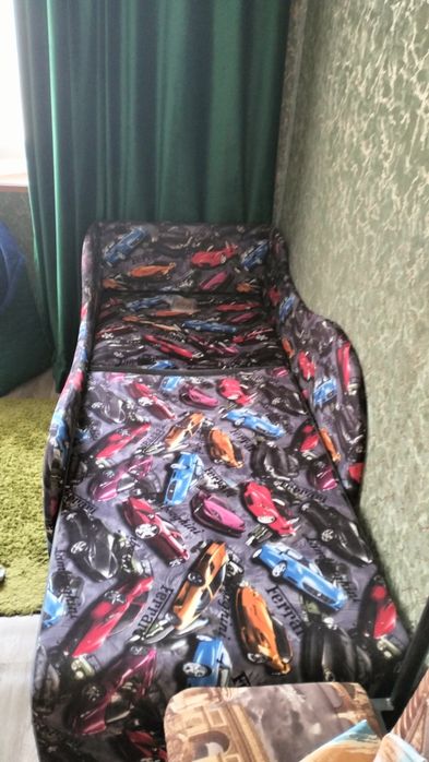 Продам две тахты-кровати в отличном состоянии