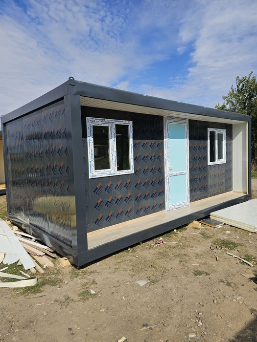 Vand containere modulare modele unice dar și standard