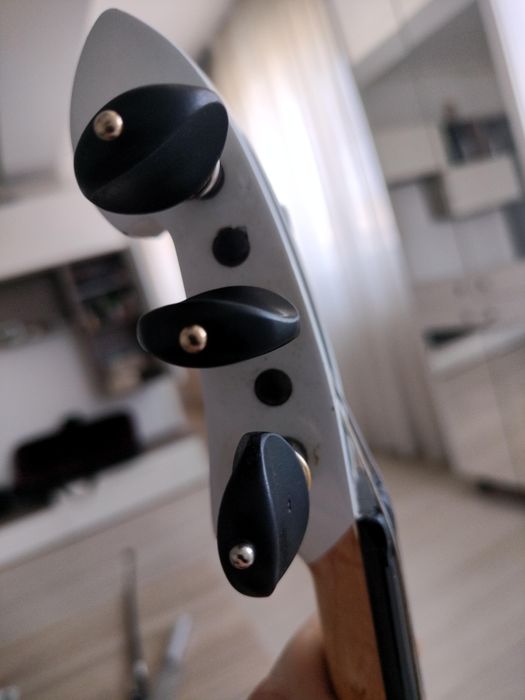 Se vine Vioara Originala  cu placa mare jazz Fusion jv 45 !!! An 2005
