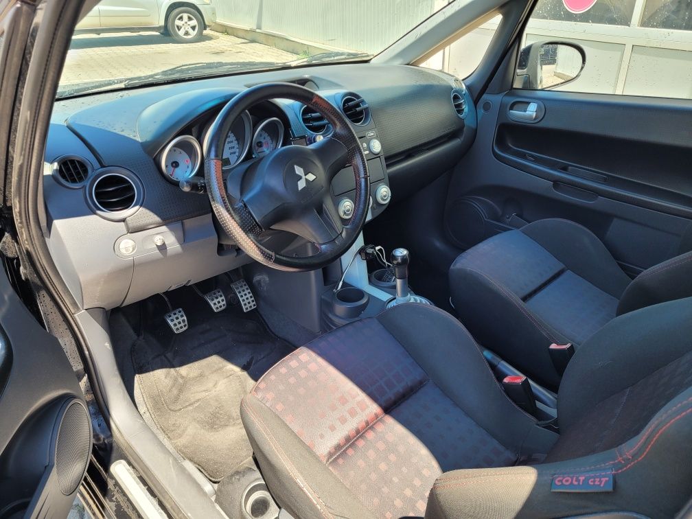Mitsubishi colt CZT