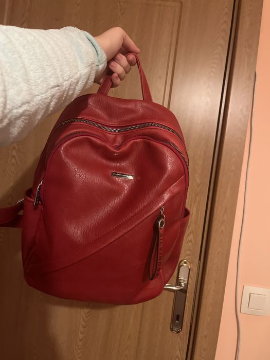 Продовам здрава раница дамска!