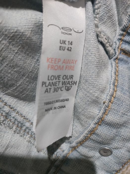 Geacă scurtă de bulgi