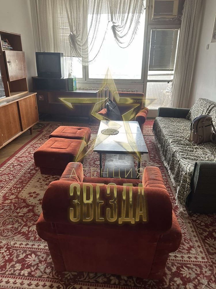 Дава се под наем Едностаен апартамент в Пловдив, Център - 93 кв.м за 150 € - Снимка #1