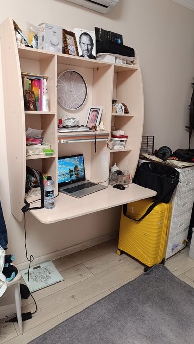 Стол подвесной с комодом