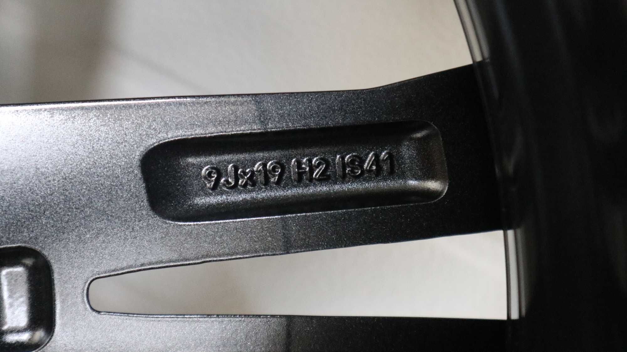 Чисто нови джанти с нови зимни гуми за БМВ 8 серия Г14 Г15 G14 G15 G16