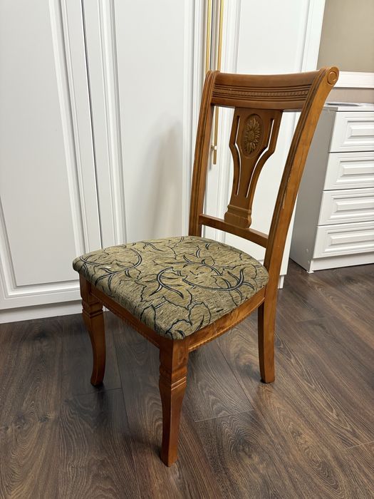 Продаю стул из натурального дерева