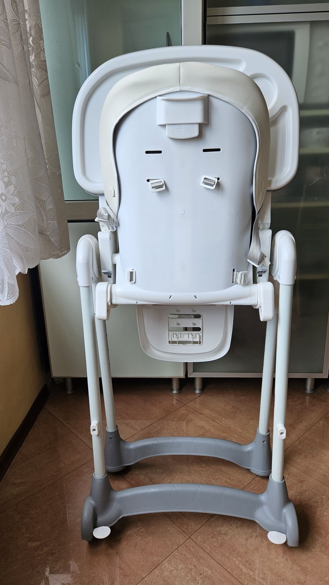 Детски стол за хранене