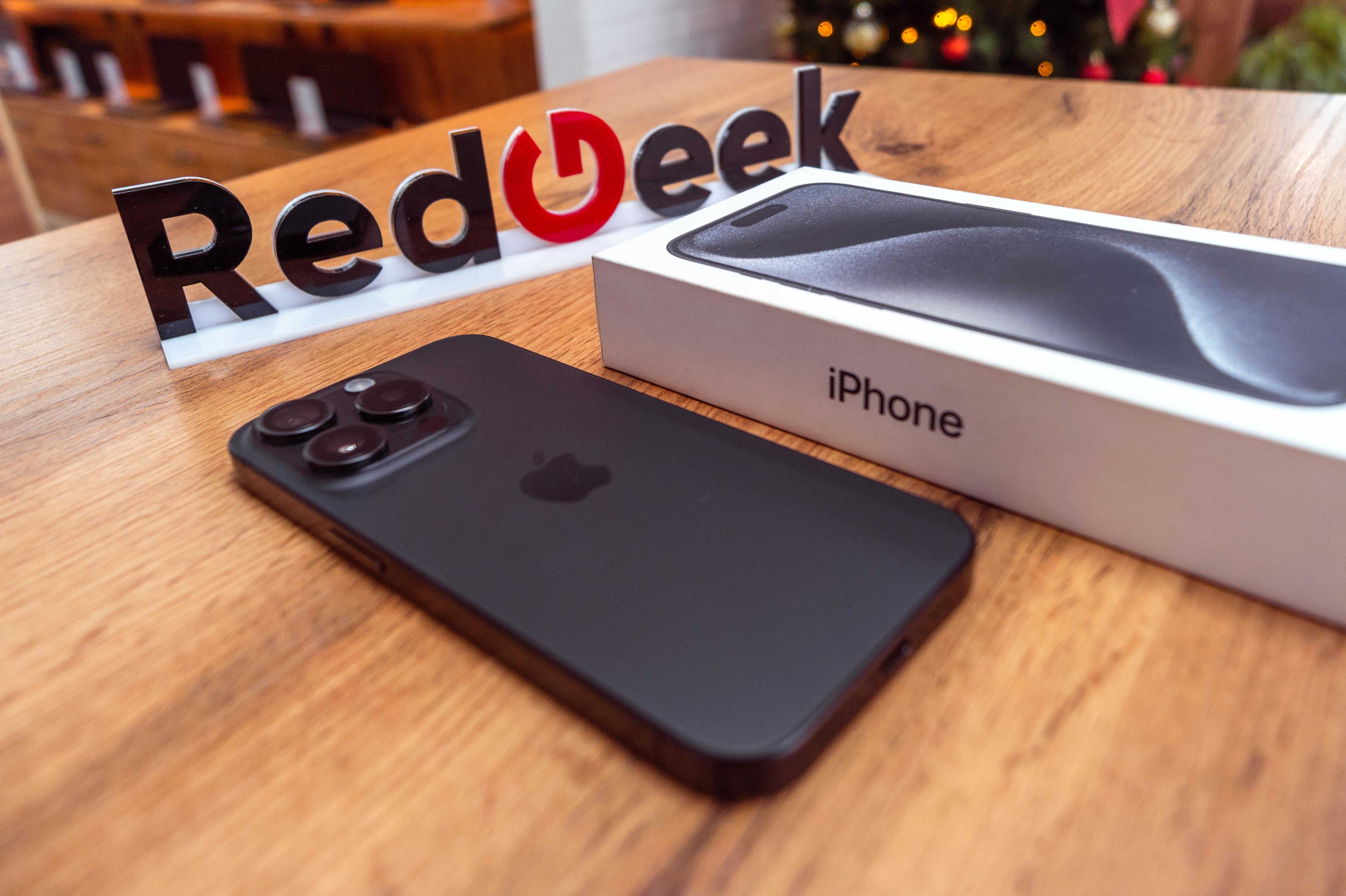 iPhone 15 Pro Max  256GB Магазин Red Geek