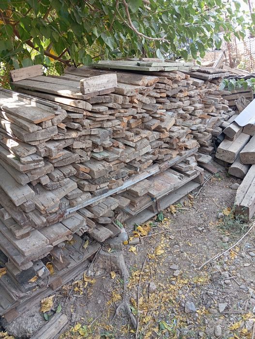 Черный потолок.доски