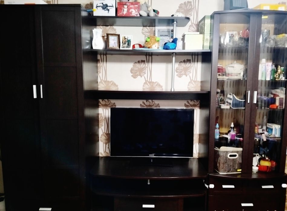 Продам стенку дуб шоколадный