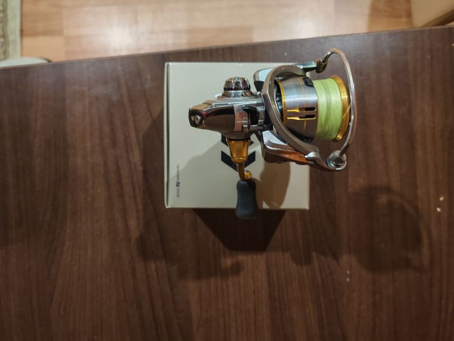 Vând Mulineta Daiwa 18 Freams LT 2500