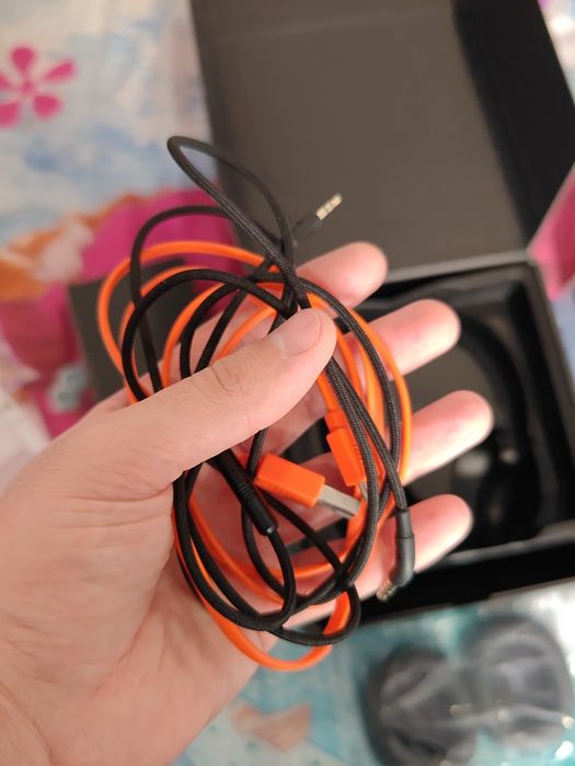 Căști JBL E55BT wireless pe ureche