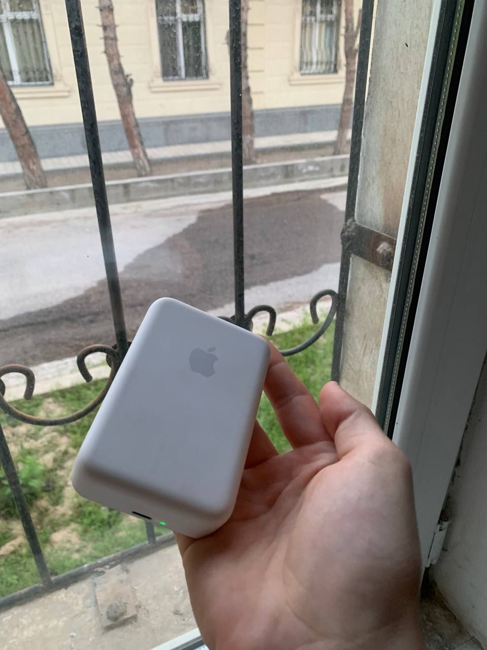 POWERBANK 1000w Iphone uchun