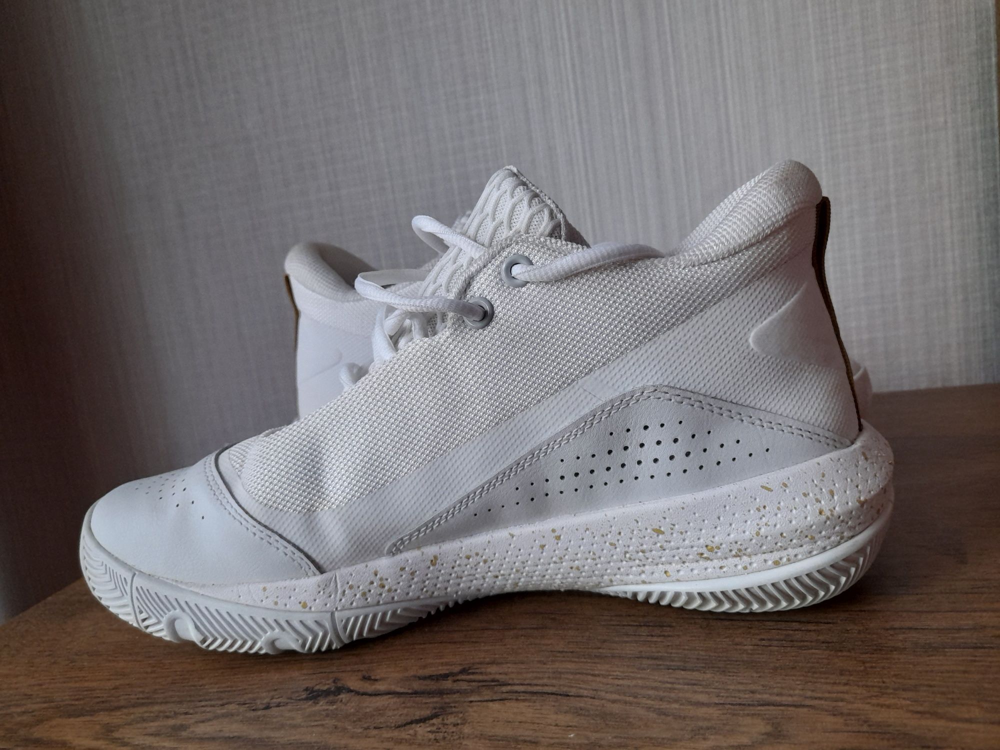 Under Armour мъжки кецове 43 номер.