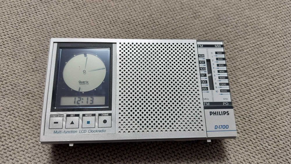 Vintage Radio Portabil Philips Multi Function LCD Clockradio D-1700