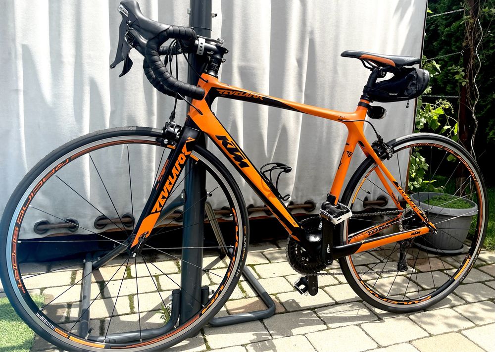 Cursiera full carbon KTM Revelator Road bike bucicleta