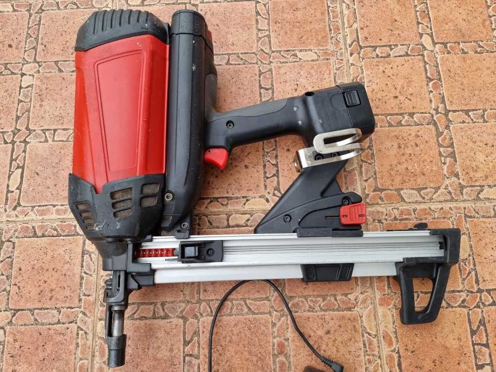 Pulsa P800 - Power Fast Max RB - акумулаторни такери за пирони