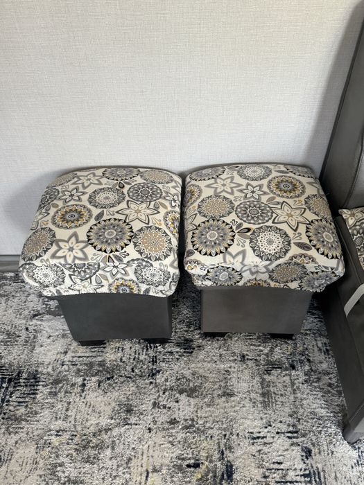 Уголок с накидками в комплекте