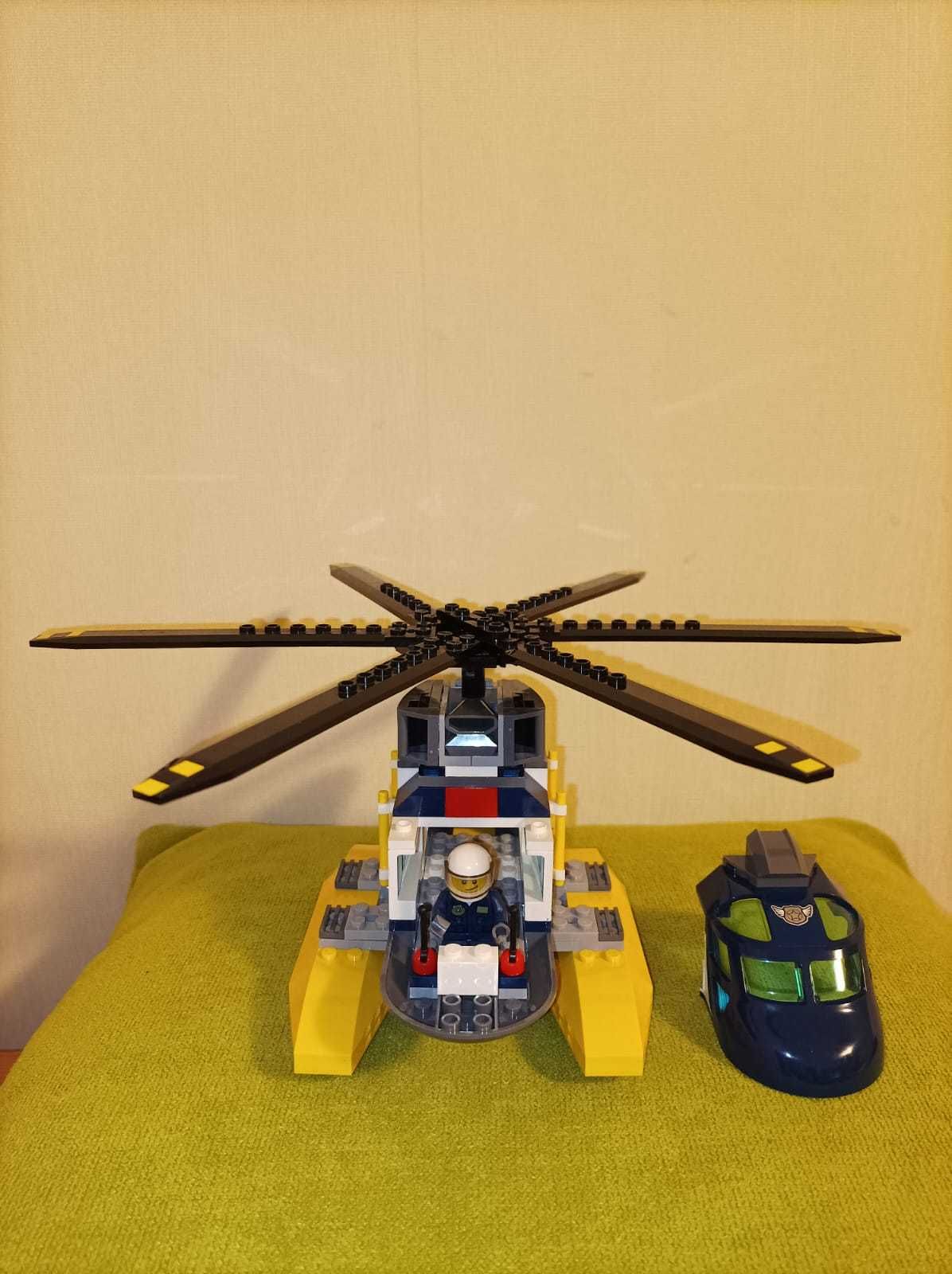 LEGO City Swamp Police Helicopter Pursuit (set 60067 - an 2015)