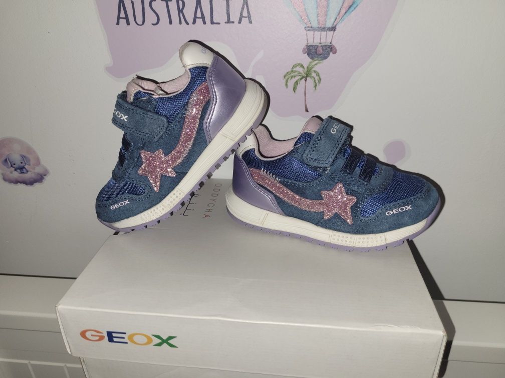 Vând adidași Geox, piele întoarsă, mărimea 23