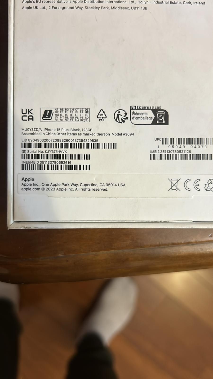 Spre vanzare Iphone 15 plus display si spate crapat.