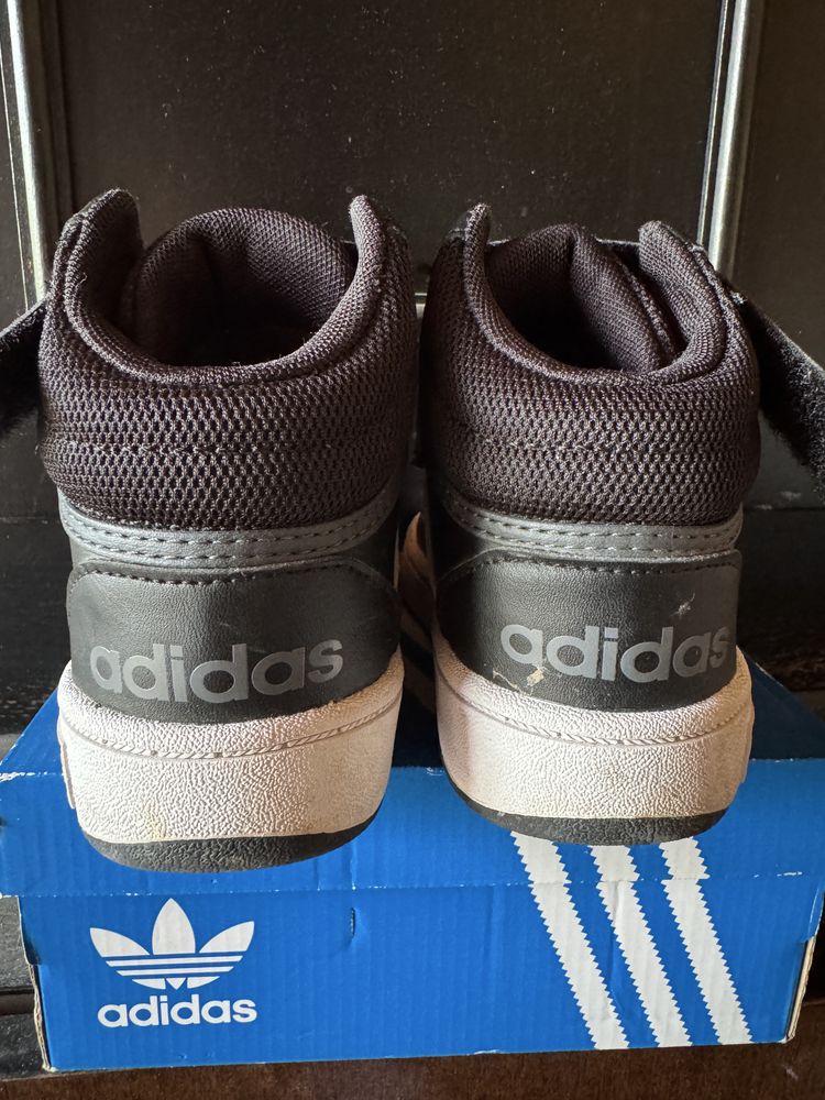 Adidas високи маратонки