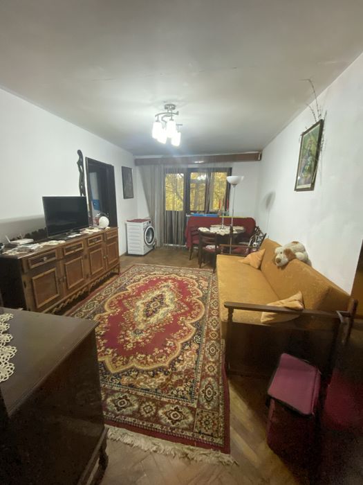 Vand  Apartament 3 Camere Trivale Etaj 2 Pret 79000Euro