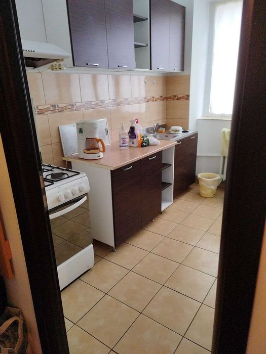 Apartament 3 camere decomandat de închiriat Alexandru cel Bun