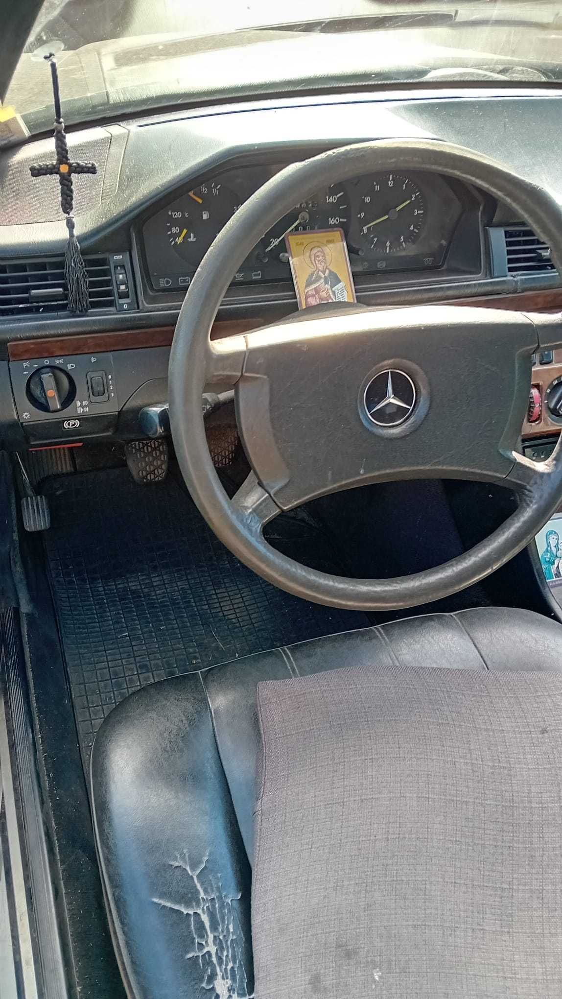 Mercedes 200 D, an 1990