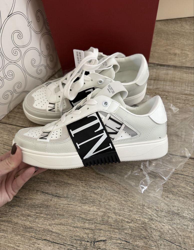 Дамски маратонки Valentino