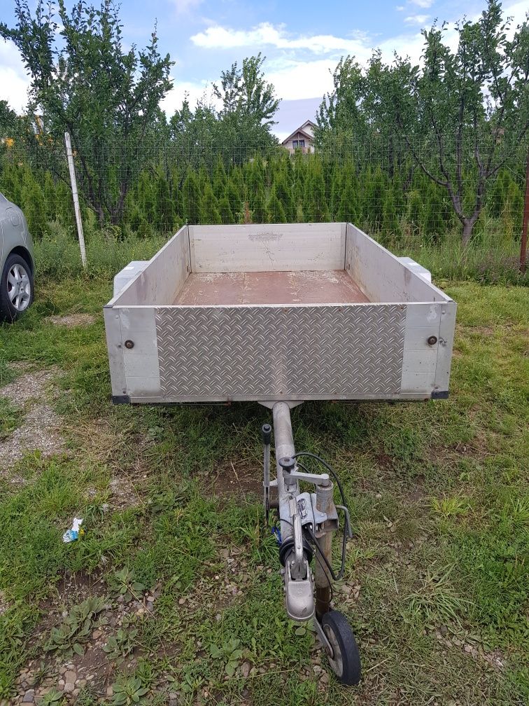 Inchiriez remorca auto - 1300 kg