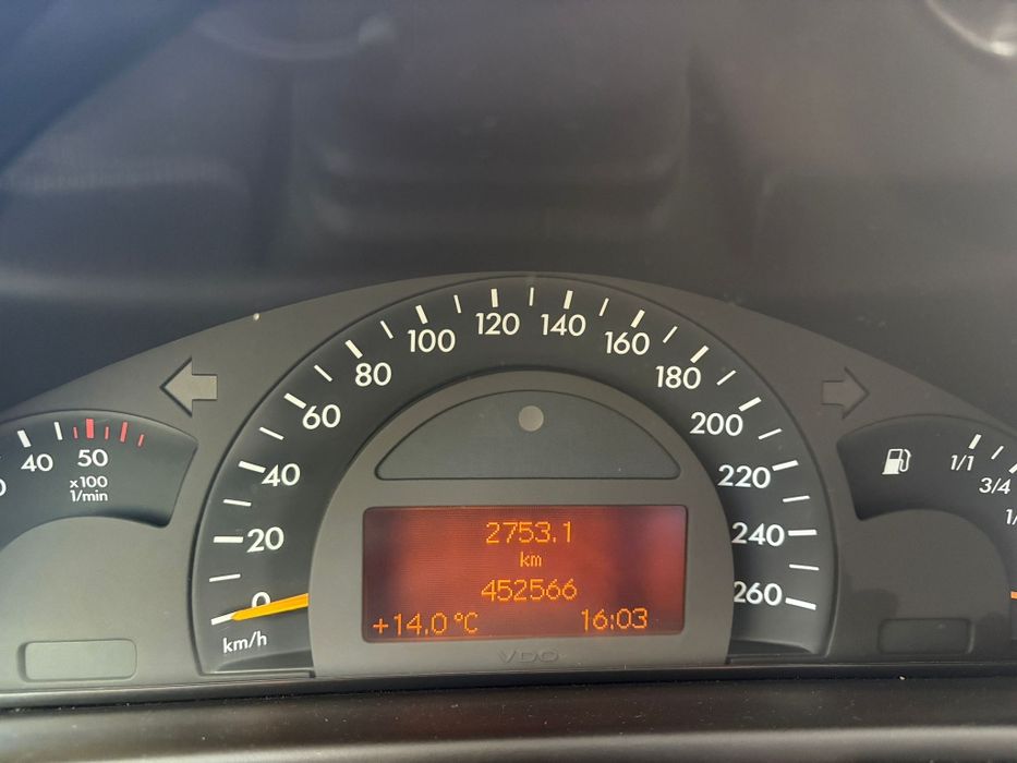 Mercedes benz C200