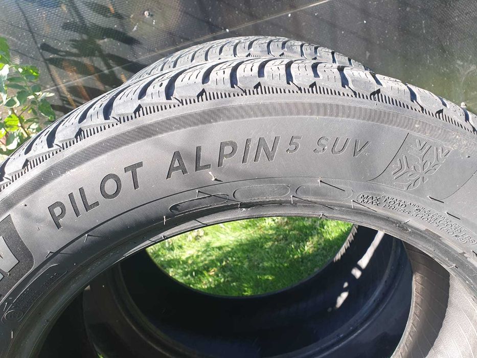 Vând cauciucuri de iarnă Michelin Pilot Alpin 5 SUV