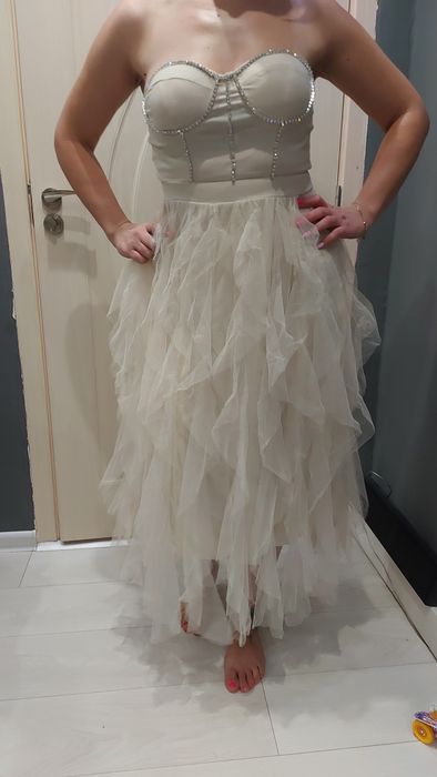 Бежова Рокля с камъни