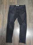Blugi negri rupti Bershka 44