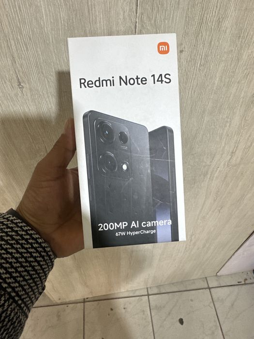 Redmi not 14 s 8+/256 holati yaxshi ustidegi salafani ham turibdi